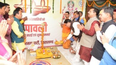 मुख्यमंत्री धामी दीपावली के अवसर पर प्रदेश भाजपा कार्यालय में आयोजित दीपावली महोत्सव कार्यक्रम में हुए शामिल