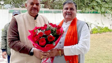 Agriculture Minister Ganesh Joshi congratulated BJP State President Mahendra Bhatt on Diwali festival