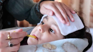 मलेरिया जैसे लक्षणों की बीमारी ने ली पाँच और बच्चों की जान, लोगों में हड़कंप