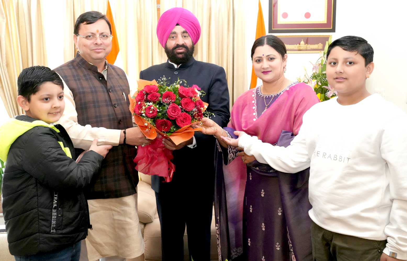 Chief Minister Dhami met Governor Lieutenant (Retd) General Gurmeet Singh with his family