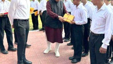 Sainik Welfare Minister Ganesh Joshi celebrated Diwali with the soldiers of 8th Garhwal Rifles in Dehradun