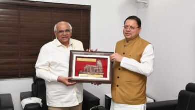 मुख्यमंत्री धामी ने गुजरात के मुख्यमंत्री भूपेंद्र पटेल से की शिष्टाचार भेंट 