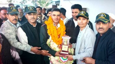 शहीद परिवार का बेटा लेफ्टिनेंट जुनैद अहमद आई.एम.ए. पासिंग आउट परेड के बाद पहुँचे भुडडी गाँव
