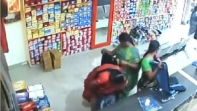 शातिर महिला ने दुकानदार को लगाया चूना, खबर पढ़ आप भी हो जायेंगे हैरान