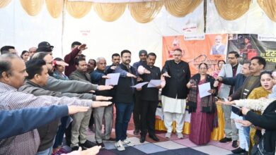 कैबिनेट मंत्री गणेश जोशी ने विकसित भारत संकल्प यात्रा के तहत विकसित भारत संकल्प यात्रा कैंप में किया प्रतिभाग