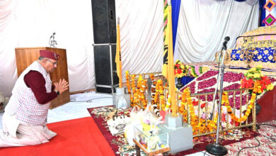 Cabinet Minister Ganesh Joshi participated in the annual Gurmat Samagam program of Makar Sankranti organized at Gurudwara Dakra Bazar, Garhi Cantt.