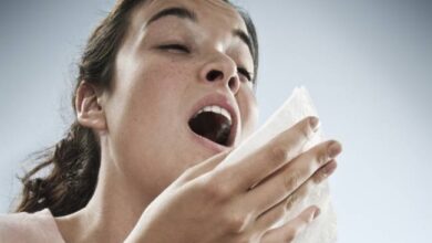 छींक या ख़ाँसी रोकना कैसे हो सकता है खतरनाक, किसे होता है सबसे ज्यादा खतरा, जानिए 