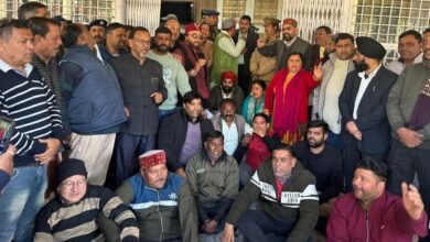 अंकिता मर्डर केस : वीआईपी के सवाल पर कांग्रेस उतरी सड़क पर