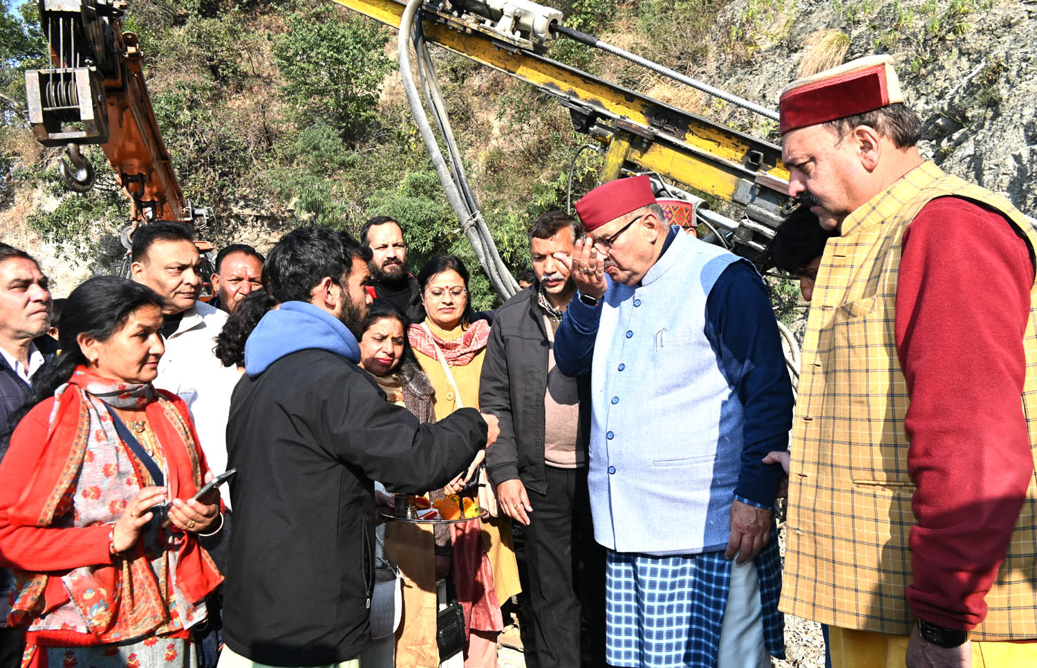 Minister Ganesh Joshi performed Bhoomi Pujan of treatment construction to be done at a cost of Rs 22 crore in Galogi landslide affected area