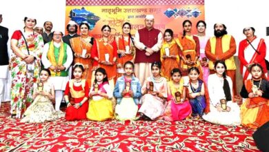 Cabinet Minister Ganesh Joshi participated in the mass Holi meeting organized by Matribhoomi Uttarakhand Dehradun and Kurmanchal Cultural and Welfare Council Garhi.