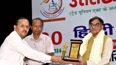 Uttarakhand Journalist Federation celebrated 'Hindi Journalism Day' and 'Journalism Pride Award Ceremony' with great pomp.