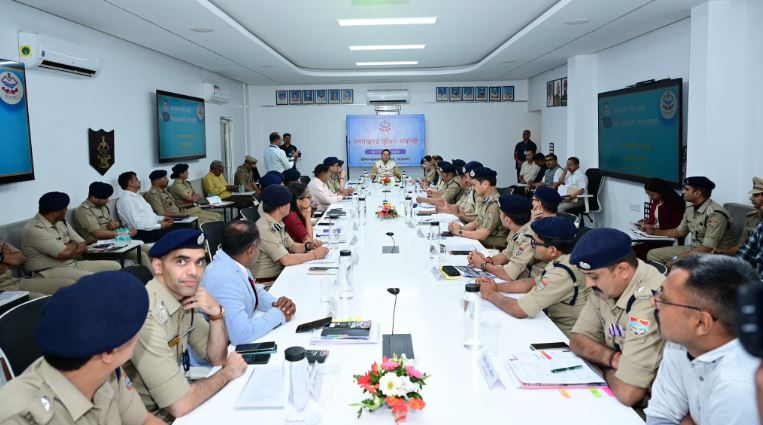 सीएम धामी ने विदेशी घुसपैठियों के खिलाफ तत्काल कठोर कार्यवाही के दिए निर्देश