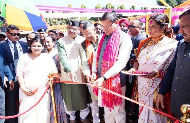 मुख्यमंत्री पुष्कर सिंह धामी ने नगर निगम देहरादून द्वारा आयोजित होली मिलन कार्यक्रम में किया प्रतिभाग