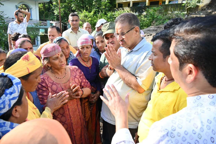 आपदा प्रभावित क्षेत्रों का निरीक्षण कर मंत्री गणेश जोशी ने दिए युद्धस्तर पर राहत कार्यों के निर्देश