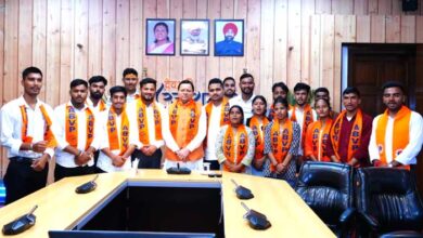 मुख्यमंत्री धामी से ABVP के देहरादून जनपद के विभिन्न महाविद्यालयों के विजयी प्रत्याशियों ने की भेंट