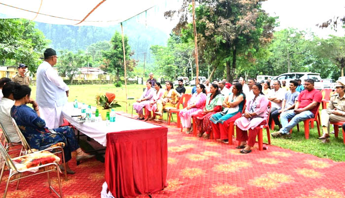 सेवा पर्व के अंतर्गत कैबिनेट मंत्री गणेश जोशी ने वृक्षारोपण कर पर्यावरण संरक्षण का दिया संदेश