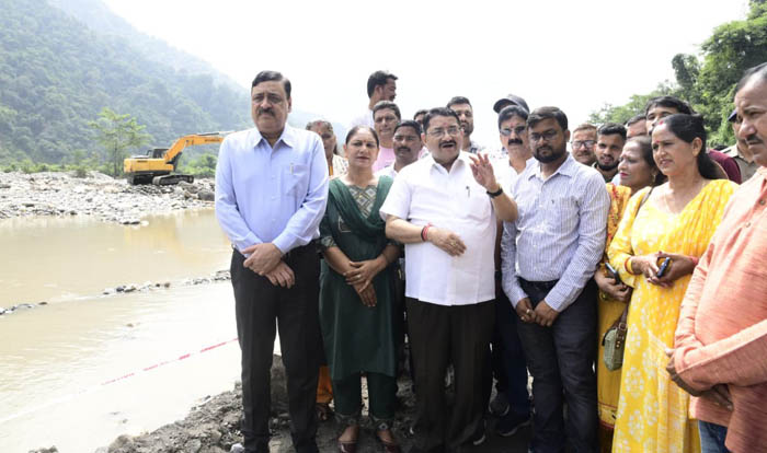 कमिश्नर गढ़वाल ने लिया आपदा का जायजा