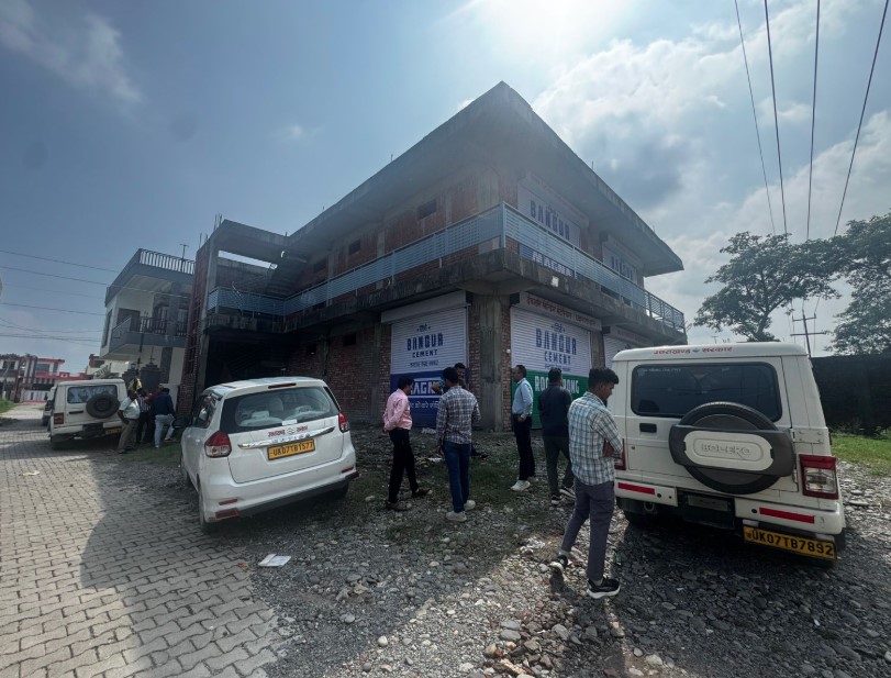 हर्बटपुर–विकासनगर में एमडीडीए की ताबड़तोड़ कार्रवाई– अवैध प्लॉटिंग व निमार्णों पर शिकंजा, कई बहुमंज़िला भवन सील