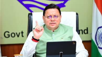 मुख्यमंत्री धामी ने कानून-व्यवस्था और सड़कों की स्थिति की समीक्षा की