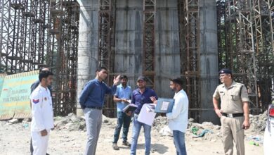 जिलाधिकारी सविन बंसल ने भंडारीबाग रेलवे ओवरब्रिज निर्माण कार्यों का किया स्थलीय निरीक्षण