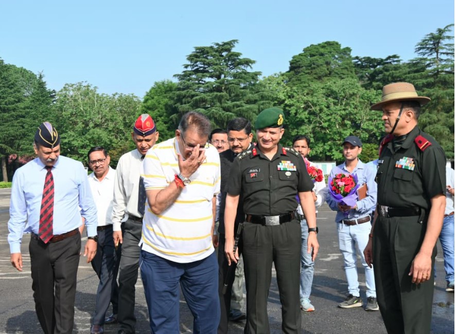 लैंसडाउन पहुँचे सैनिक कल्याण मंत्री गणेश जोशी, अपनी कर्मभूमि को किया नमन