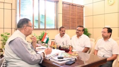 कैबिनेट मंत्री गणेश जोशी ने सिंचाई विभाग के अधिकारियों के साथ की बैठक