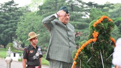 सैनिक कल्याण मंत्री गणेश जोशी ने लैंसडाउन वार मेमोरियल में शहीदों को पुष्पचक्र अर्पित कर दी श्रद्धांजलि