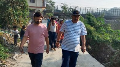 कैबिनेट मंत्री गणेश जोशी ने किया क्षतिग्रस्त सड़क का निरीक्षण, अधिकारियों को दिए पुनर्निर्माण के निर्देश