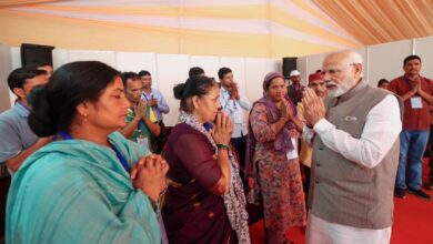 धराली आपदा पीड़ितों से मिले प्रधानमंत्री मोदी, हरसंभव मदद का दिया भरोसा