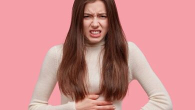 क्या पेट में अक्सर रहता है हल्का दर्द ? तो न करें नजरअंदाज