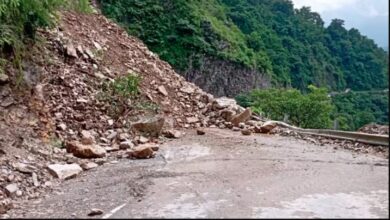 लगातार बारिश के कारण यमुनोत्री हाईवे 13वें दिन भी बंद, यात्रियों की बढ़ीं मुश्किलें