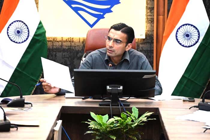 जिलाधिकारी सविन बंसल की अध्यक्षता में राशन, आयुष्मान कार्ड सत्यापन पर हुई अहम बैठक