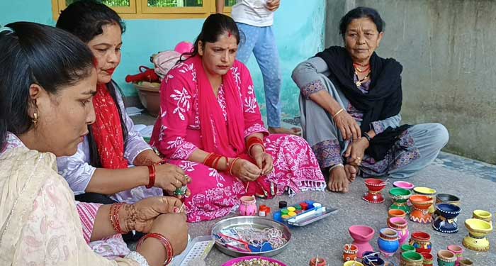 वोकल फॉर लोकल के साथ देहरादून के शहर में जगमगायेंगे समूह के दीपक