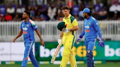 वनडे सीरीज के दूसरे मुकाबले में ऑस्ट्रेलिया ने भारत को दो विकेट से हराया