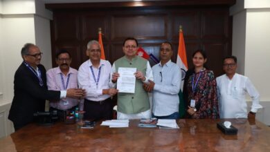 गढ़वाल हितैषिणी सभा ने मुख्यमंत्री राहत कोष में दिए ₹3.51 लाख