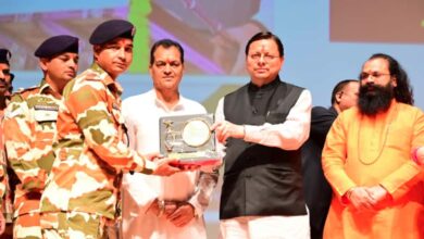 मुख्यमंत्री धामी ने आपदा राहत कर्मियों को किया सम्मानित