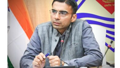 तैस में आकर लहराया शस्त्र; डीएम ने किया पुनीत अग्रवाल का शस्त्र जब्त; लाइसेंस निलम्बित