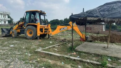 अवैध प्लॉटिंग और निर्माणों पर चला एमडीडीए का बुलडोजर, कई अवैध व्यवसायिक एंव आवासीय निर्माण सील