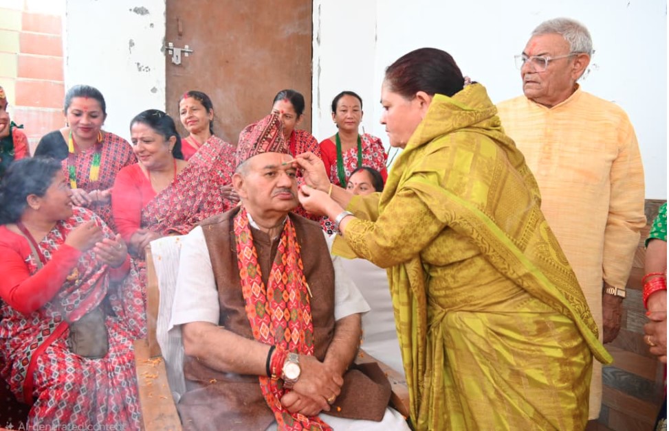 भाईदूज के पर्व पर बहनों के बीच पहुँचे कैबिनेट मंत्री गणेश जोशी