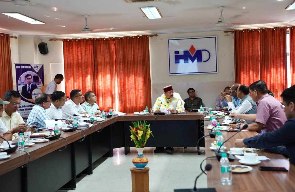 विकास कार्यों में वन भूमि की बाधाओं को दूर करें : महाराज