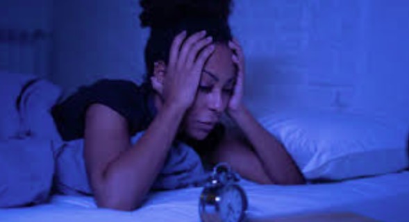 खराब नींद आपके दिमाग को समय से पहले बूढ़ा बना सकती है, यूके स्टडी में खुलासा