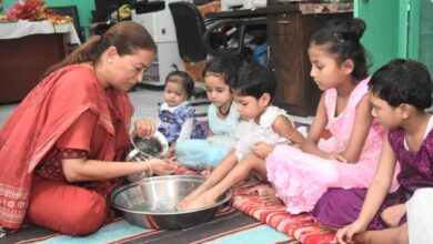 मंत्री रेखा आर्या ने बालिका निकेतन में किया कन्या पूजन