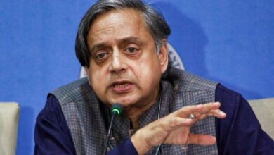 सांसदों को बिना डर विरोध प्रदर्शन करने का अधिकार होना चाहिए- शशि थरूर