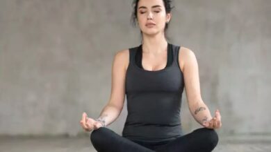 घर बैठे-बैठे रहना चाहते हैं फिट- तो वजन घटाने और मेटाबॉलिज़्म बढ़ाने के लिए इन योगासनों का करें अभ्यास