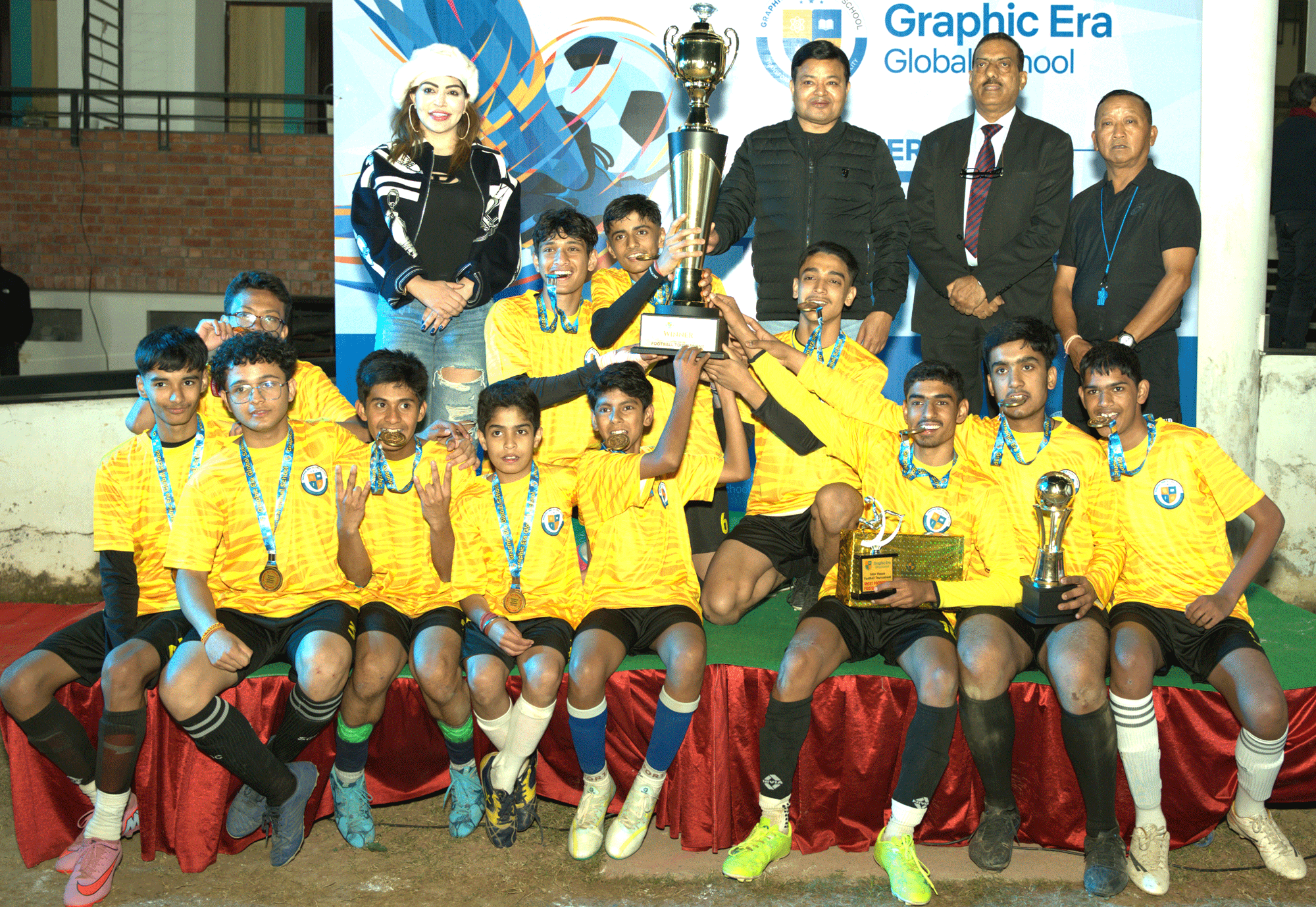 ग्राफिक एरा ग्लोबल विद्यालय में खेला गया इंटर हाउस फुटबाॅल टूर्नामेंट