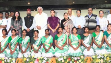 आदिवासी समाज को मुख्य धारा में लाना हम सब की जिम्मेदारी : रेखा आर्या