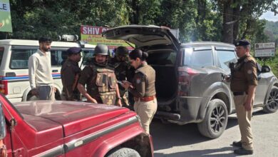 पूरे जनपद में चला दून पुलिस का सघन चेकिंग अभियान, 1400 से अधिक वाहनों की हुई जांच