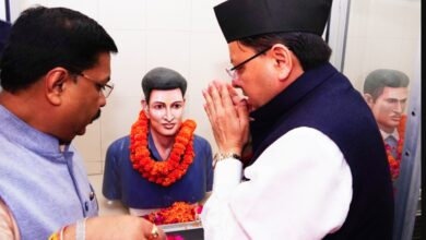 मुख्यमंत्री धामी ने राज्य आंदोलन में बलिदान देने वाले अमर शहीदों को दी श्रद्धांजलि