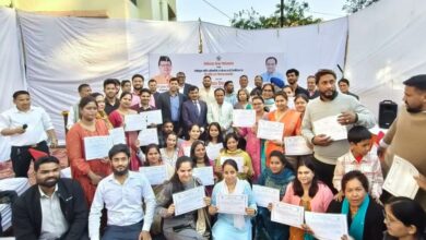 स्वास्थ्य मंत्री डॉ. धन सिंह रावत ने 28 नर्सिंग अधिकारियों को सौंपे नियुक्ति पत्र