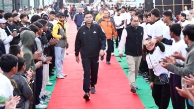 पवेलियन ग्राउंड से शुरू हुई 8 किलोमीटर मैराथन, 700 से अधिक धावक हुए शामिल